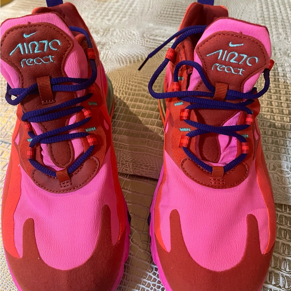 HOT PINK & Crimson Red - Women’s 2019 Nike Air Max SE Size 8